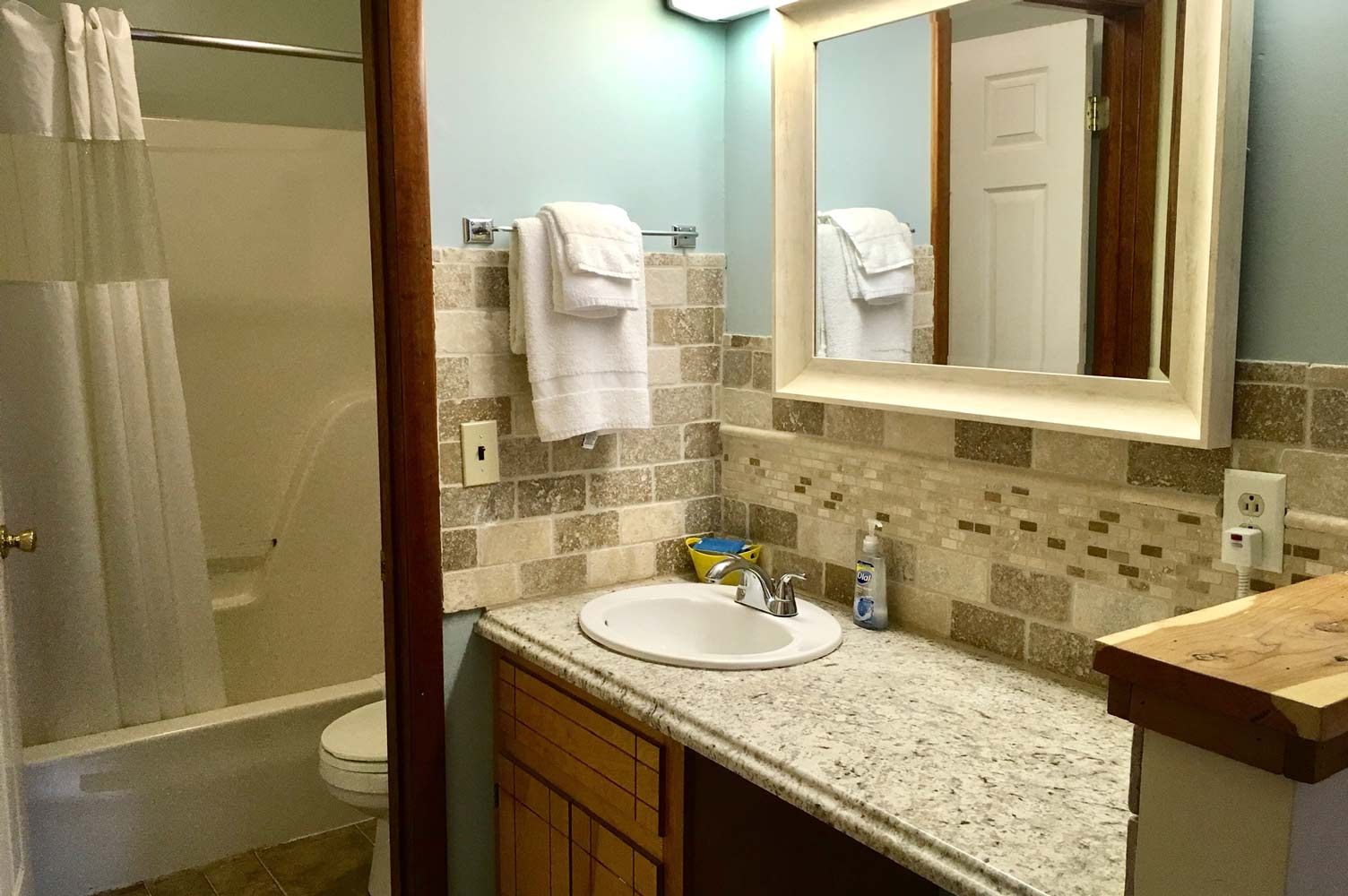 Cabin 3 Hickory Hollow ResortTable Rock LakeShell Knob, MO