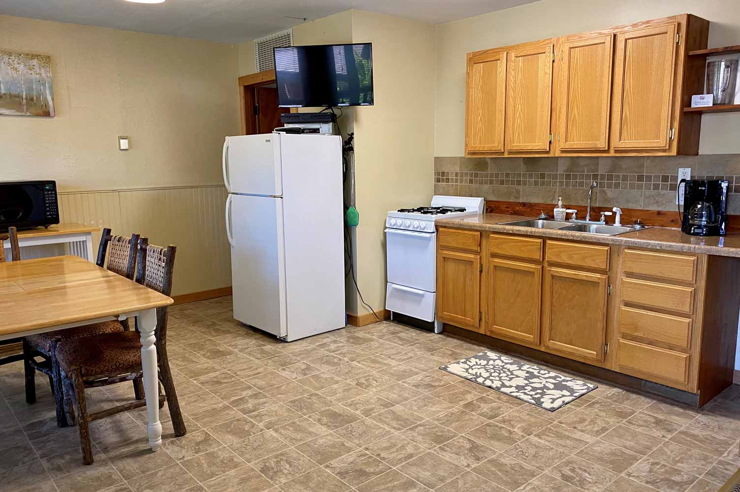 Cabin 8Hickory Hollow ResortTable Rock LakeShell Knob, MO